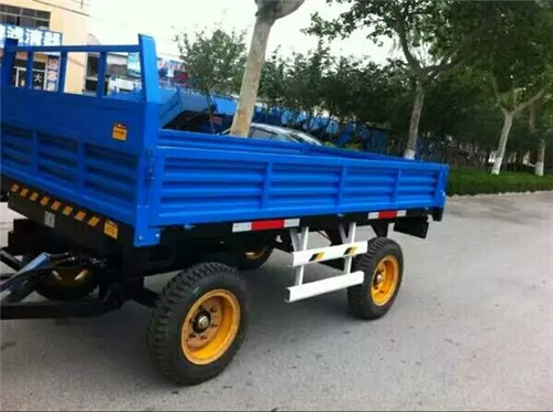 如何解決雨天農(nóng)用拖車打滑？